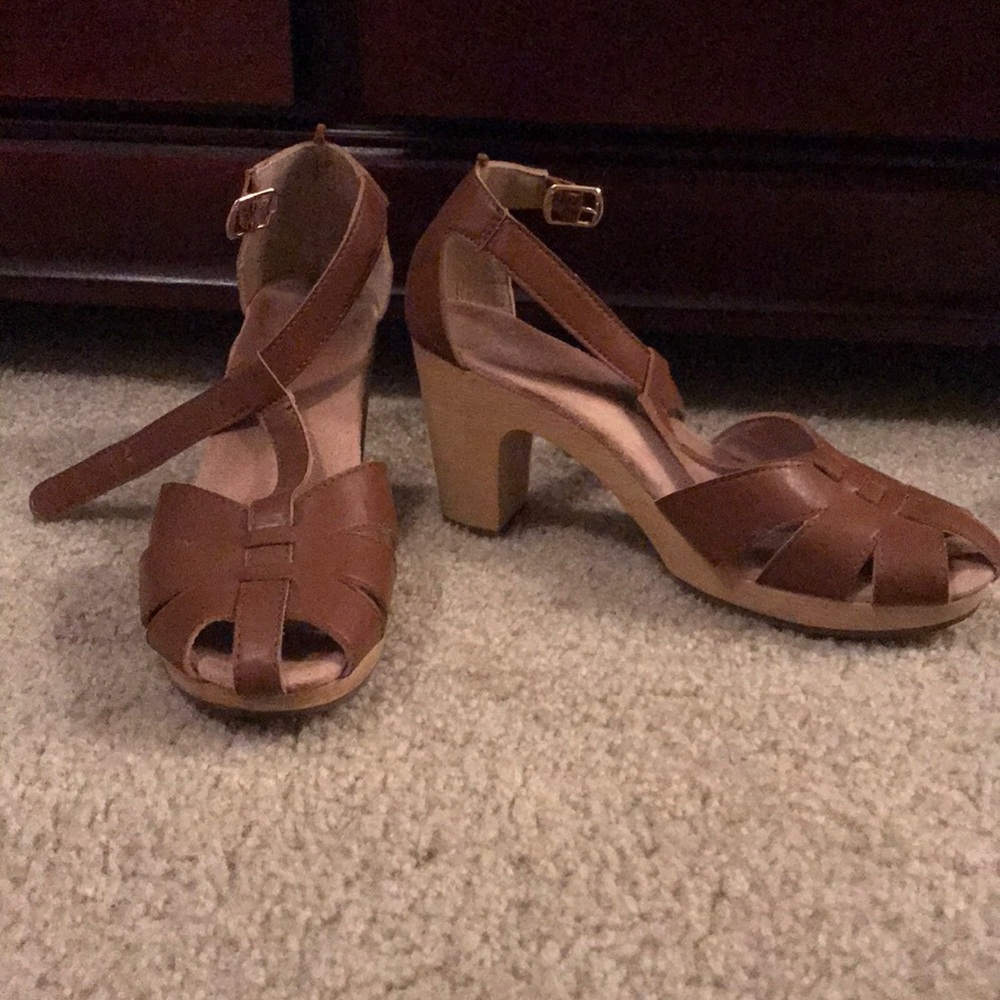 Clog sandals